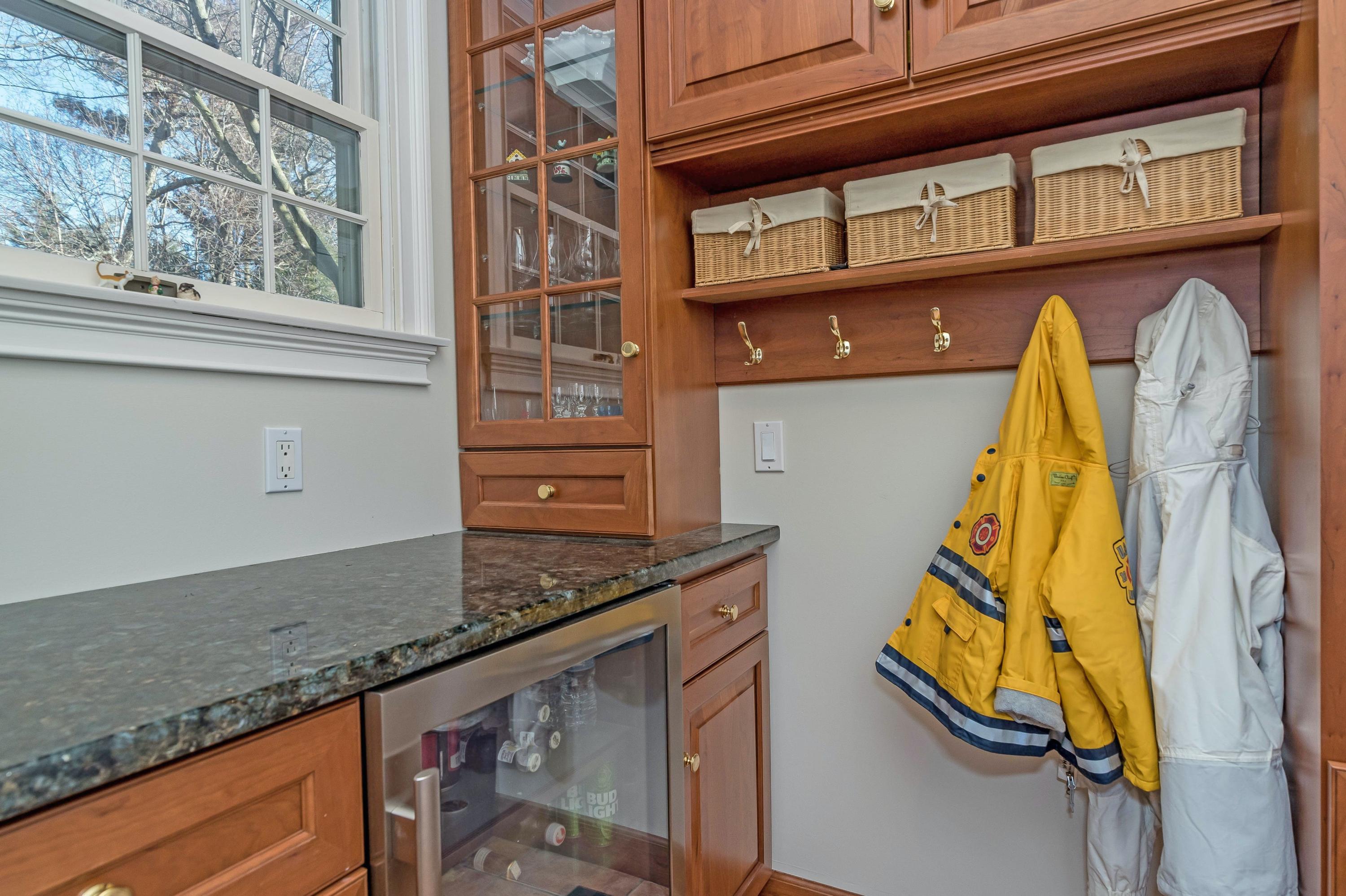 3 Fresh Meadows Lane Darien, CT 06820 - Photo 20 of 39 a view of a kitchen