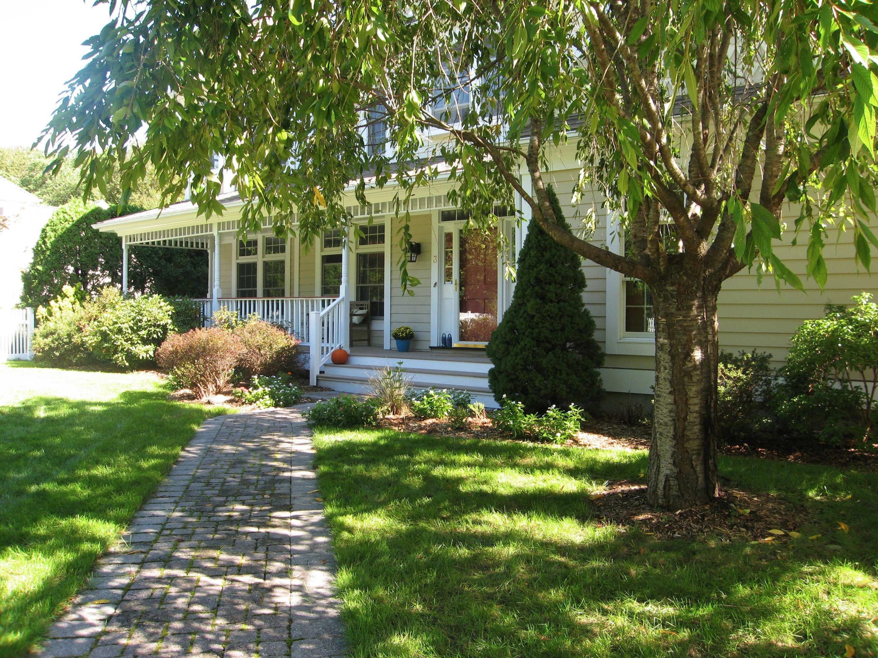 3 Fresh Meadows Lane Darien, CT 06820 - Photo 3 of 39 a front view of a house with garden