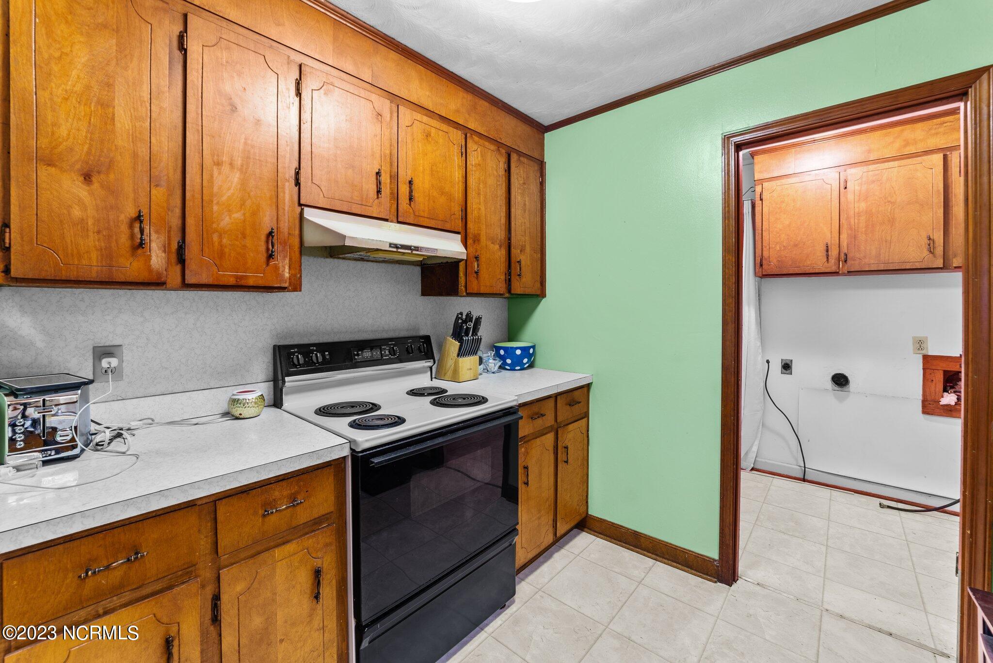 8039 Stantonsburg Road Farmville, NC 27828 - Photo 10 of 33 Kitchen 3
