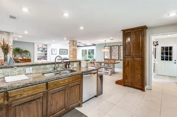 $3,000 | 1602 Glen Valley Drive, Irving, TX 75061