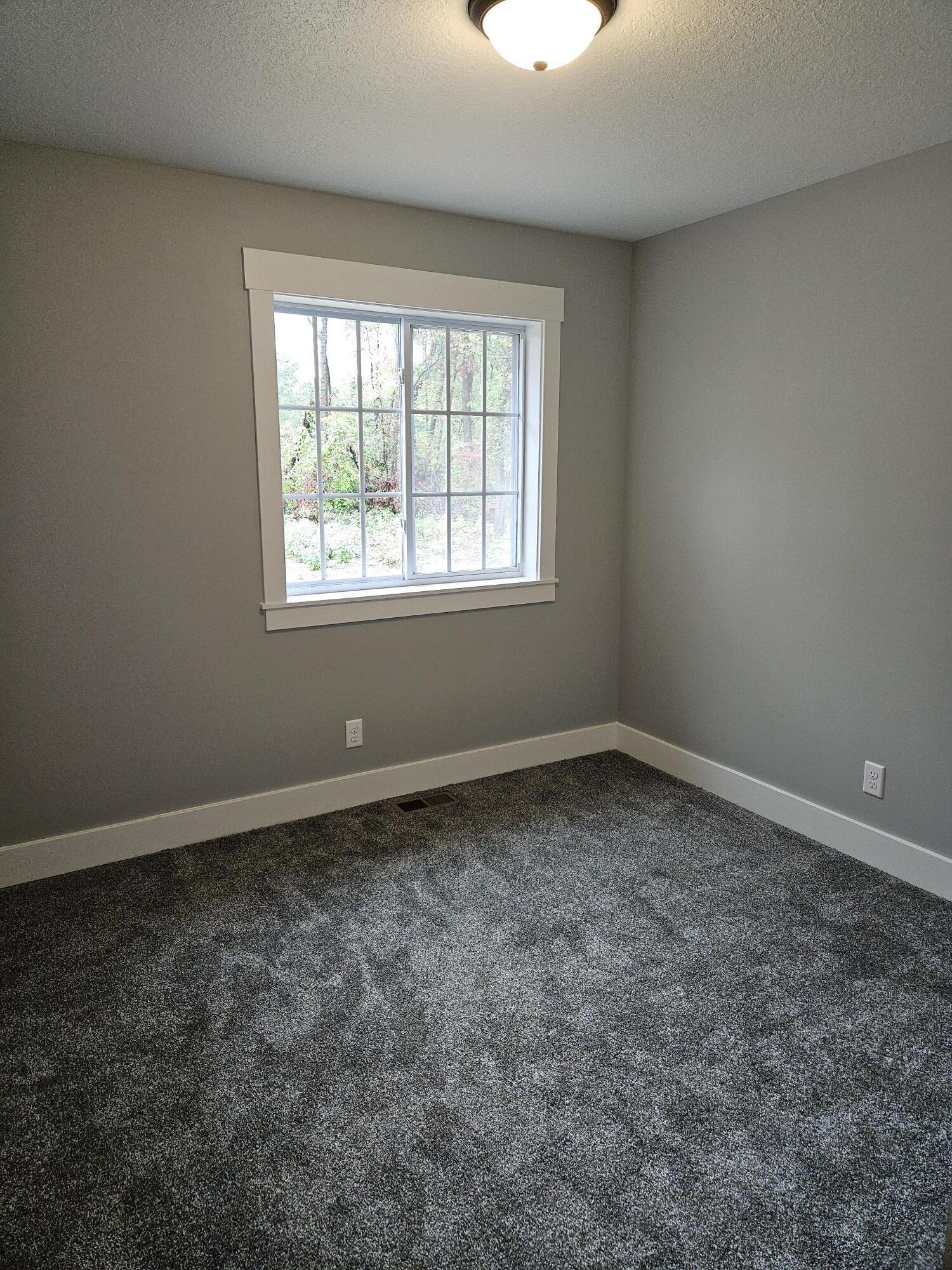 281 Brooks Road North Muskegon, MI 49442 - Photo 9 of 12 20240925_103728