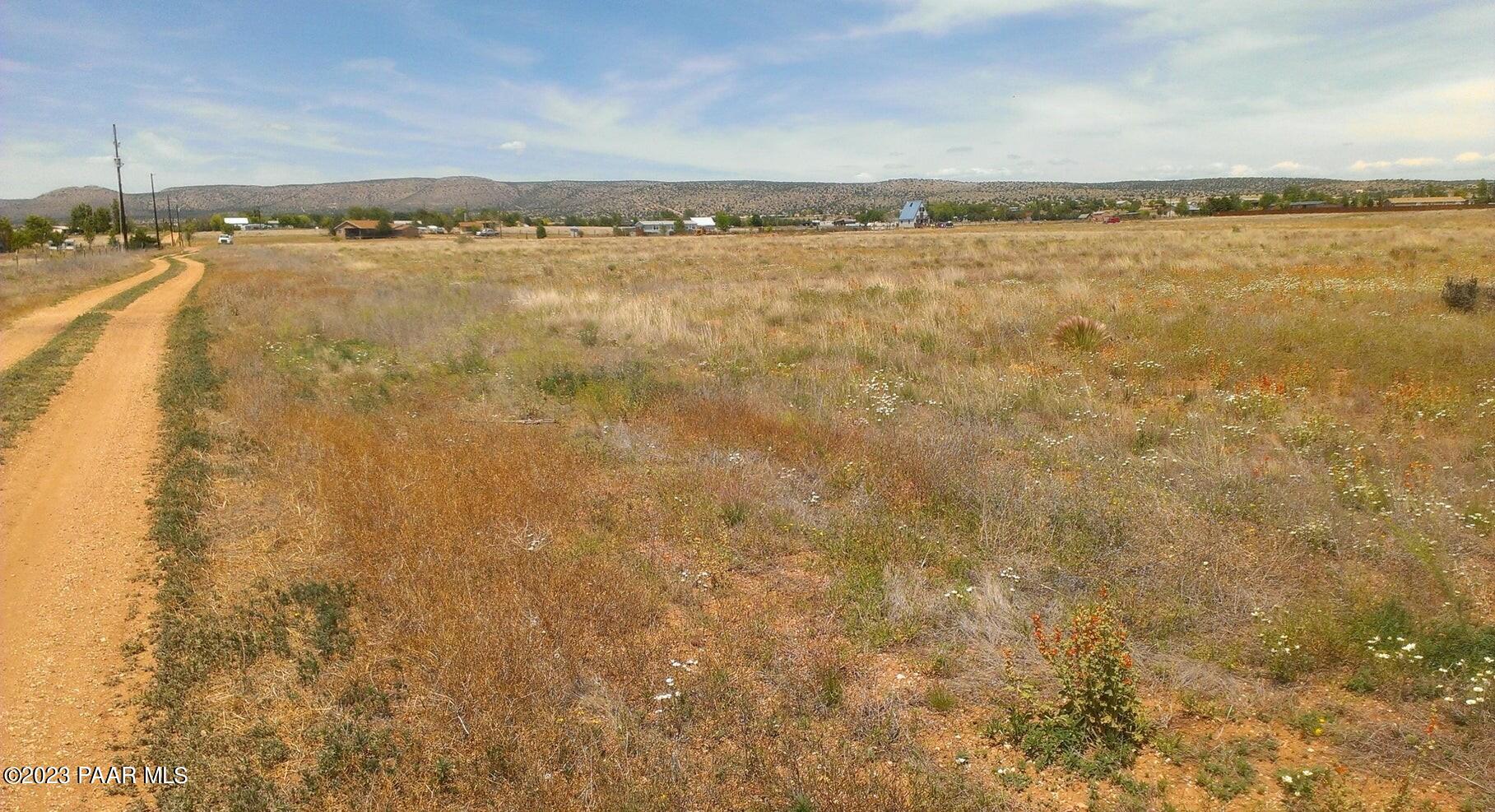 24755 North Stump Road Paulden, AZ 86334 - Photo 3 of 10