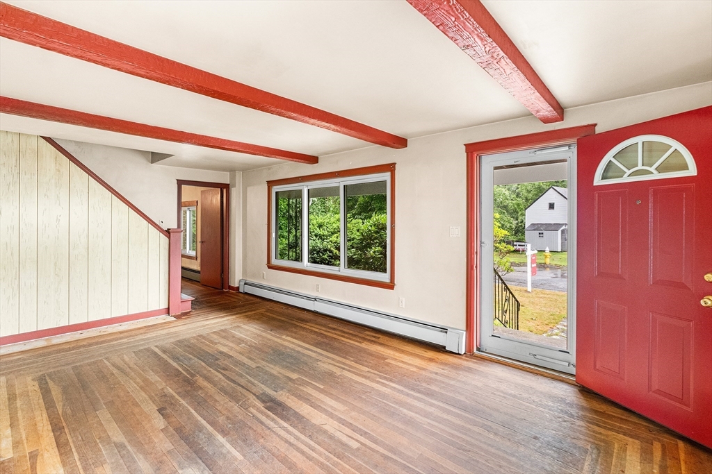 31 Conway Street Worcester, MA 01607 - Photo 5 of 34
