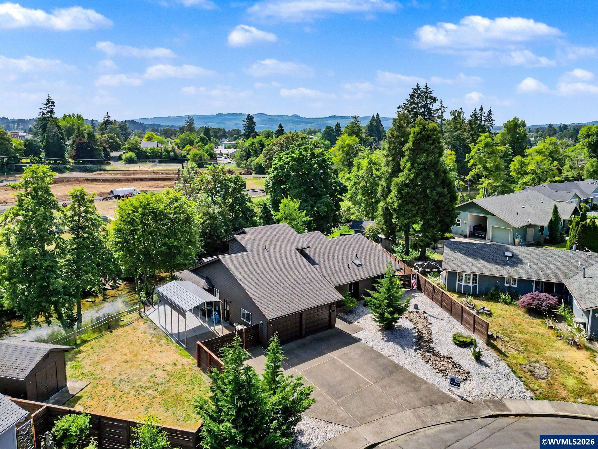 461 Southeast Walnut Avenue Dallas, OR 97338 - Photo 4 of 50