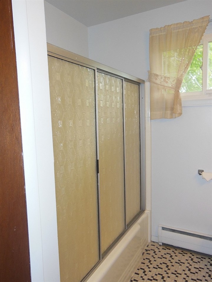 5063 Calkins Road Flint, MI 48532 - Photo 19 of 33 50022155-18.JPG