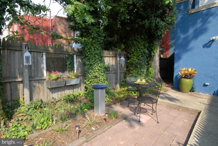 1429 K Street Southeast Washington, DC 20003 - Photo 17 of 20 Exterior (Rear)