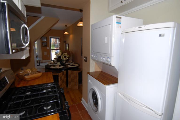 1429 K Street Southeast Washington, DC 20003 - Photo 7 of 20 Kitchen
