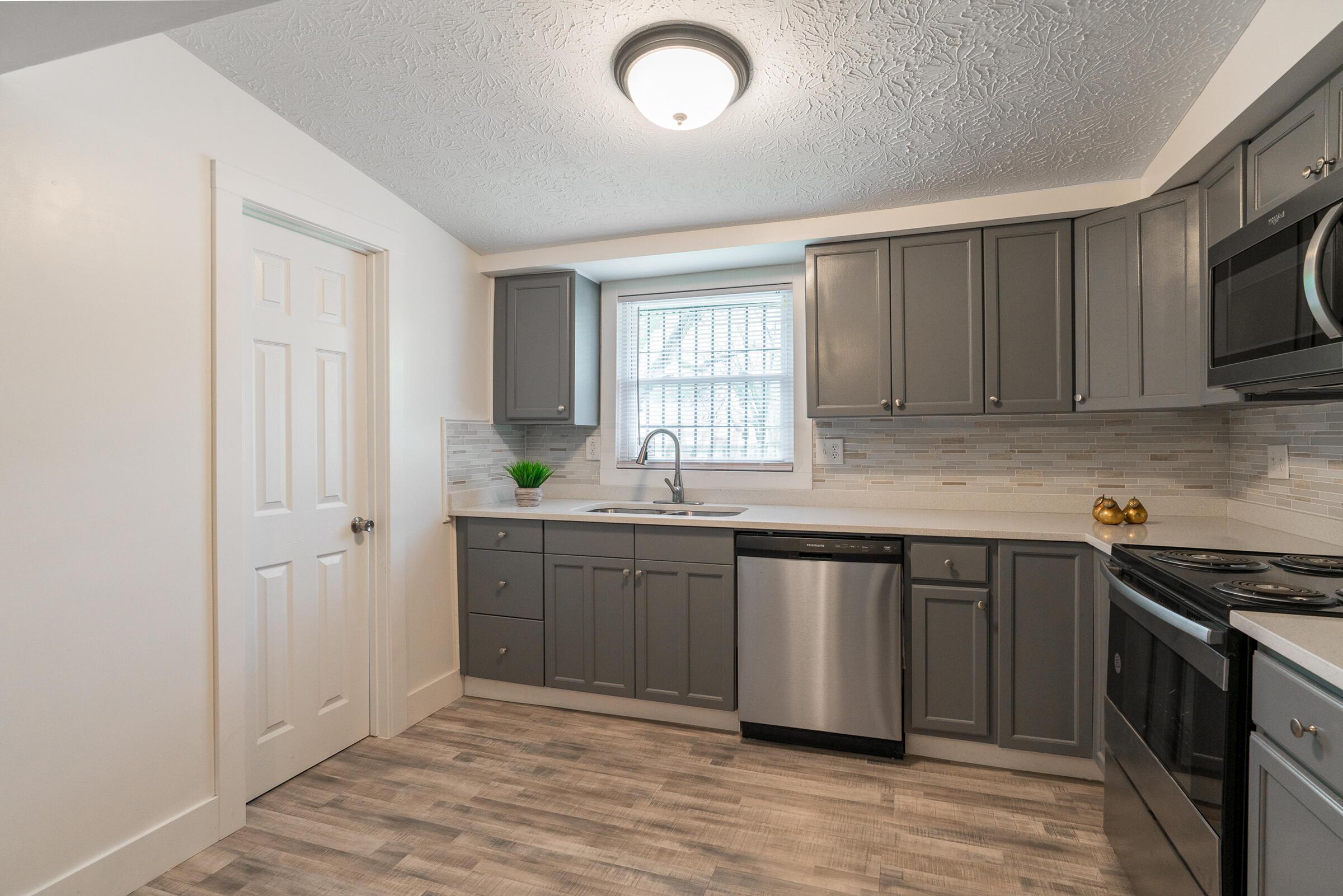 2056 Agler Road Columbus, OH 43224 - Photo 11 of 31 Gallery Image 11