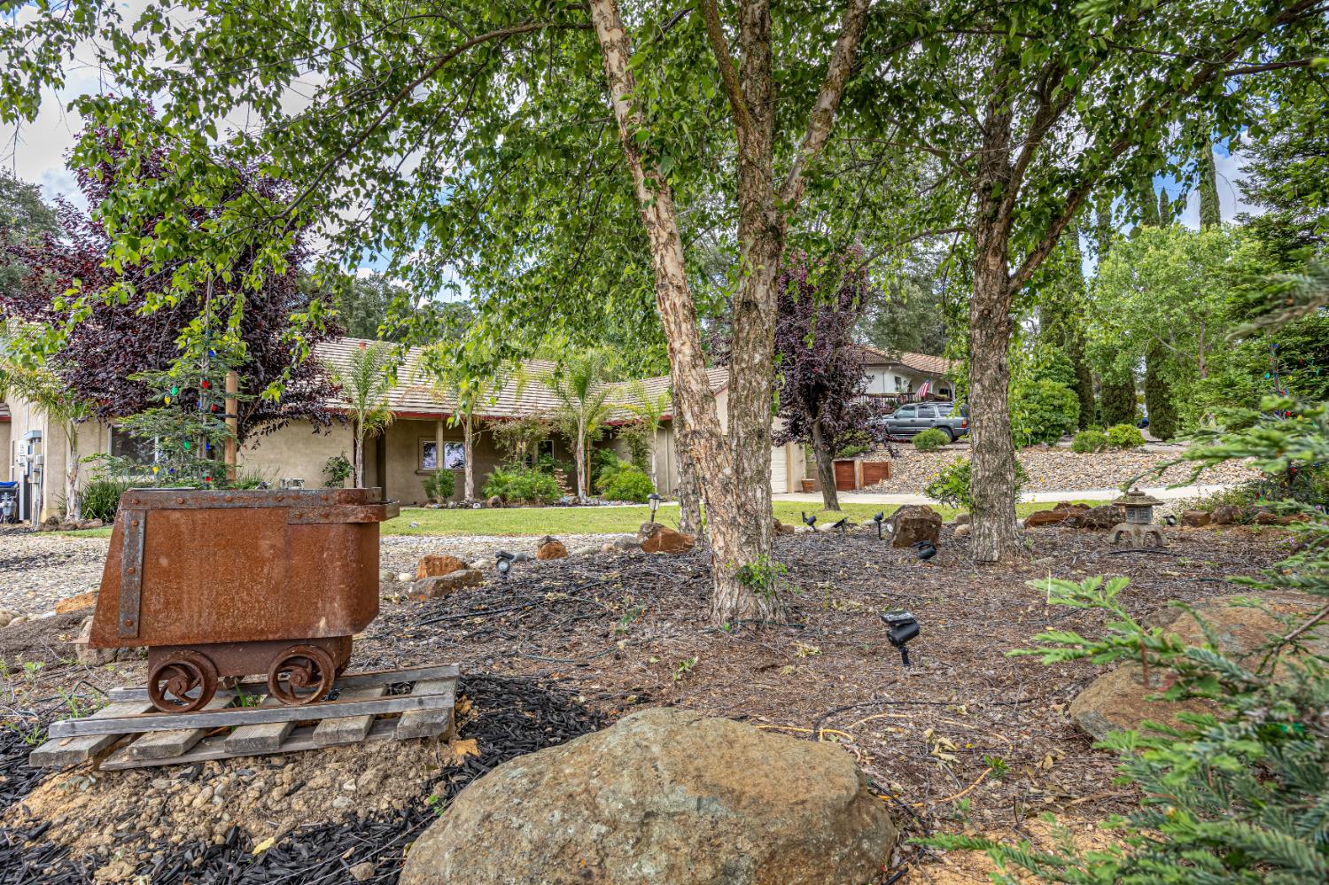 2083 State Rte 26 Valley Springs, CA 95252 - Photo 44 of 59 a backyard of a house with lots of green space