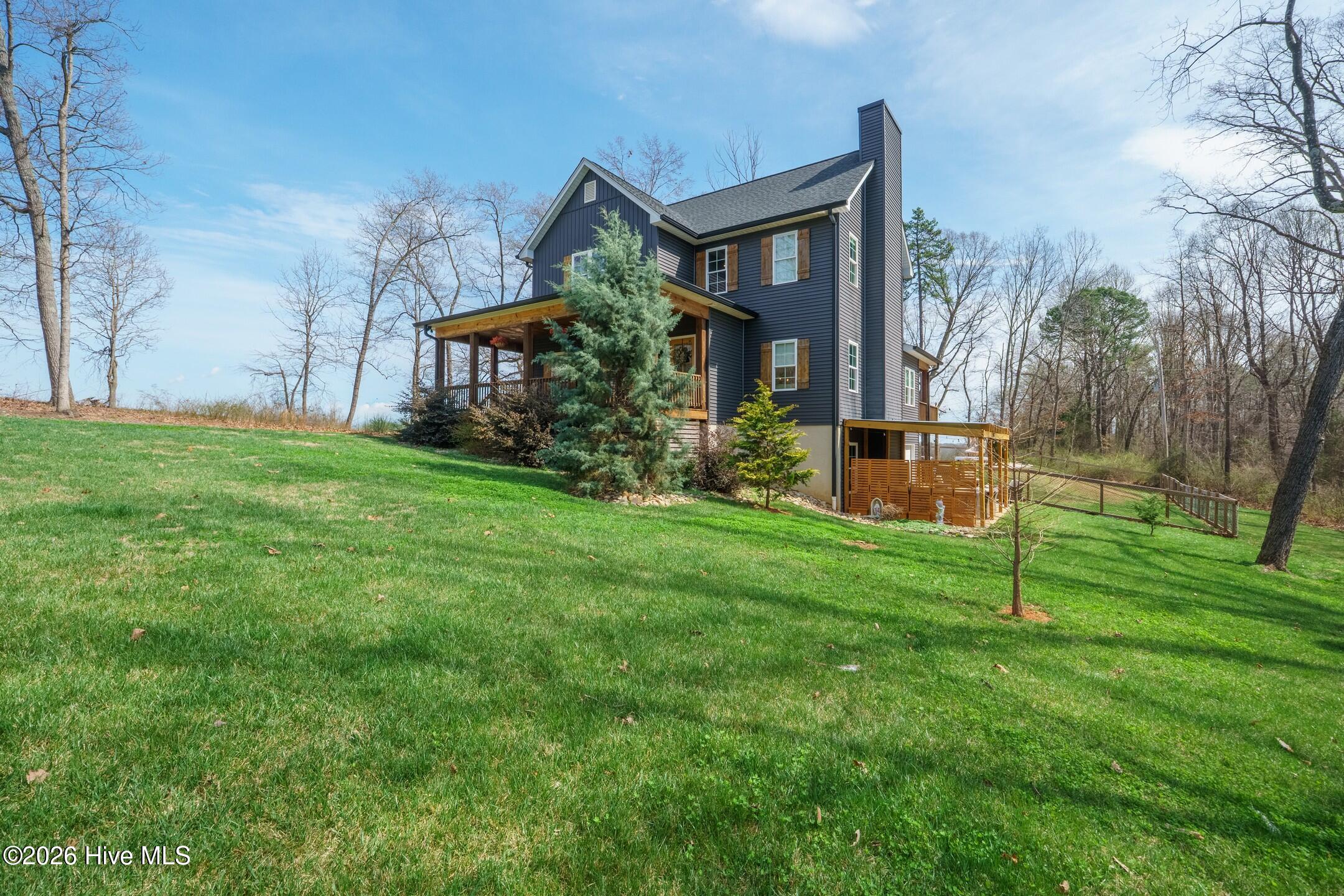 160 Mullis Road Harmony, NC 28634 - Photo 3 of 63 photo-9