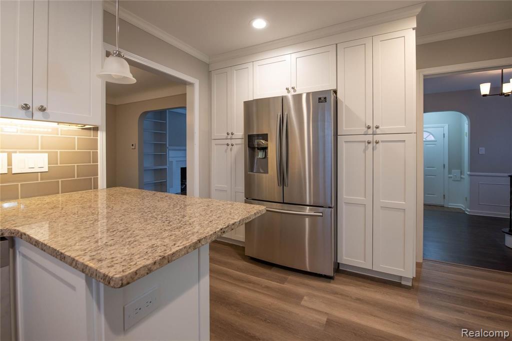 1699 Littlestone Road Grosse Pointe Woods, MI 48236 - Photo 23 of 54