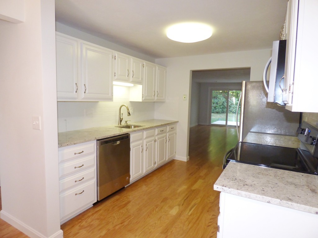 212 Ridgefield Circle, Unit A Clinton, MA 01510 - Photo 4 of 23 Gallery Image 4