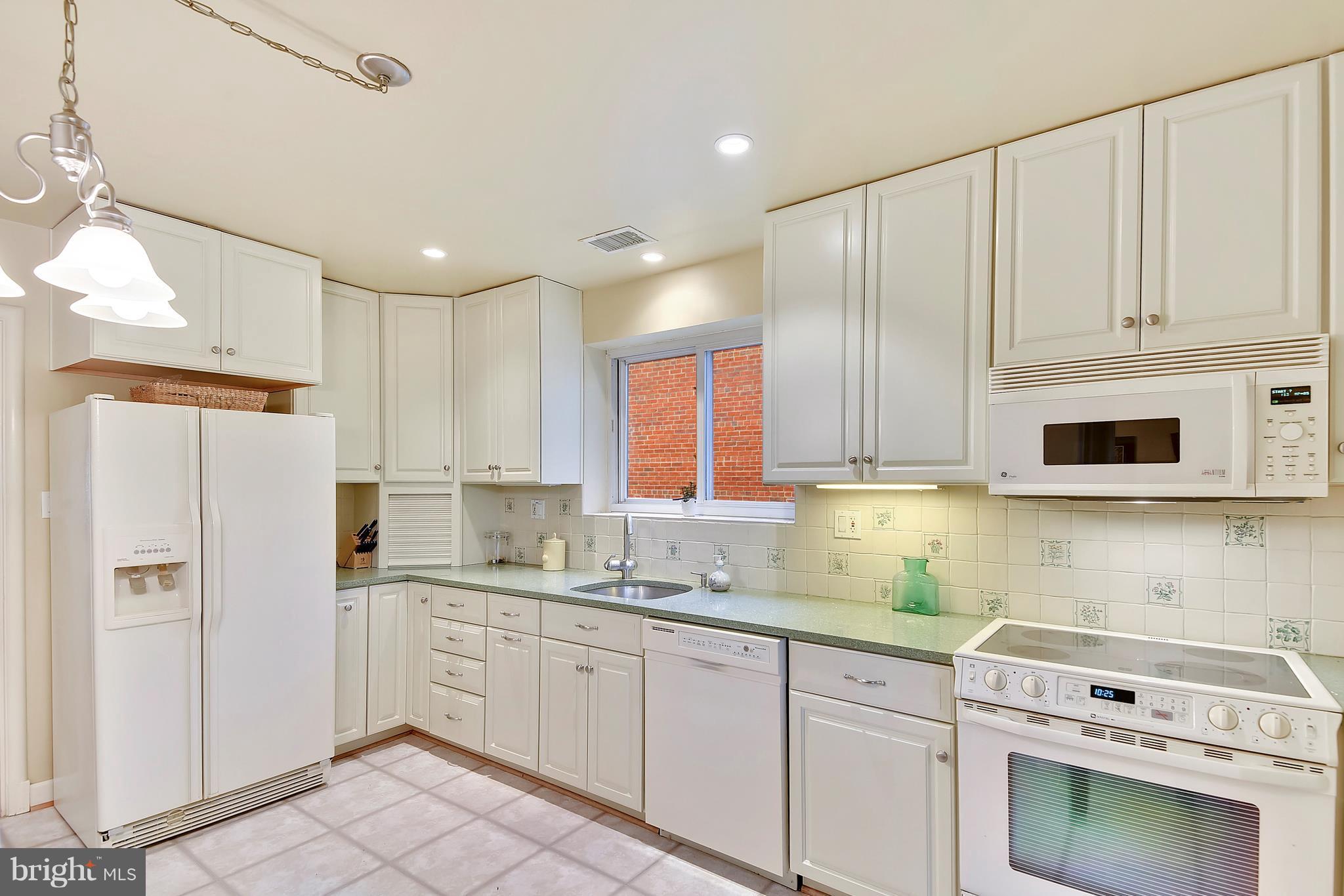 1611 Sherwood Road Silver Spring, MD 20902 - Photo 14 of 30 Kitchen