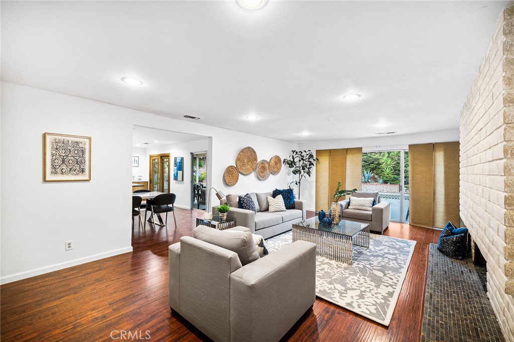 3940 Declaration Avenue Calabasas, CA 91302 - Photo 11 of 32