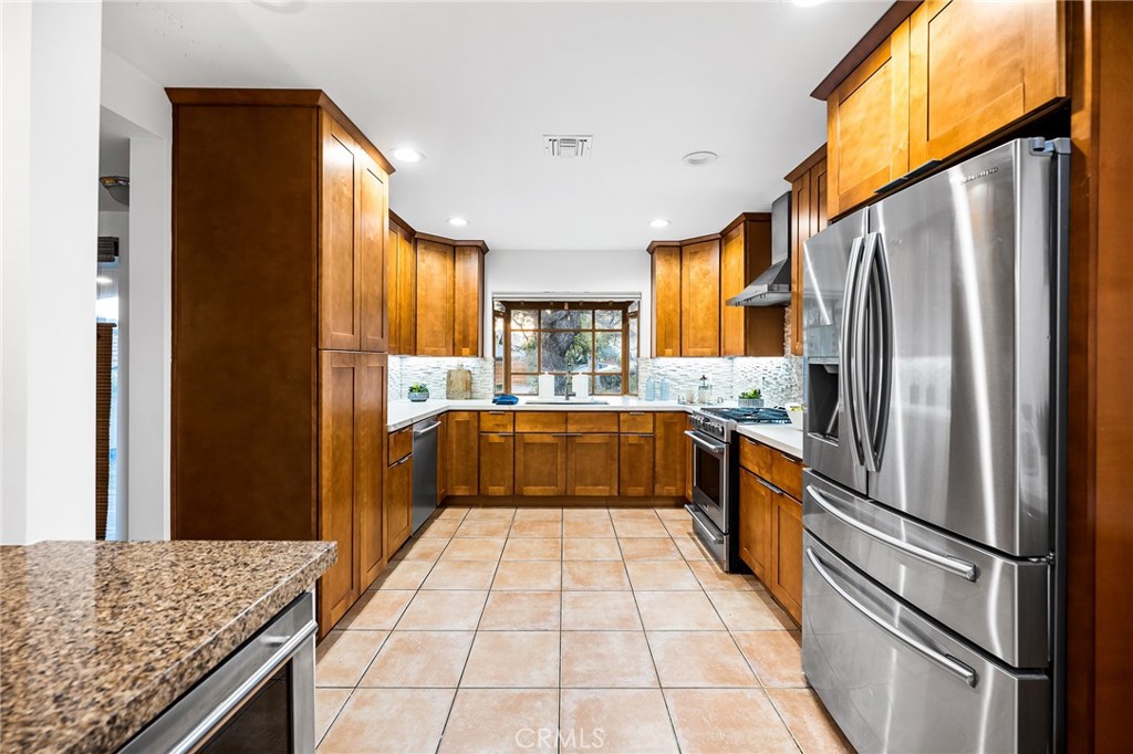 3940 Declaration Avenue Calabasas, CA 91302 - Photo 5 of 32