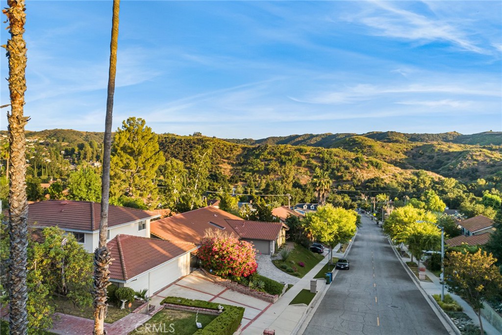 3940 Declaration Avenue Calabasas, CA 91302 - Photo 8 of 32