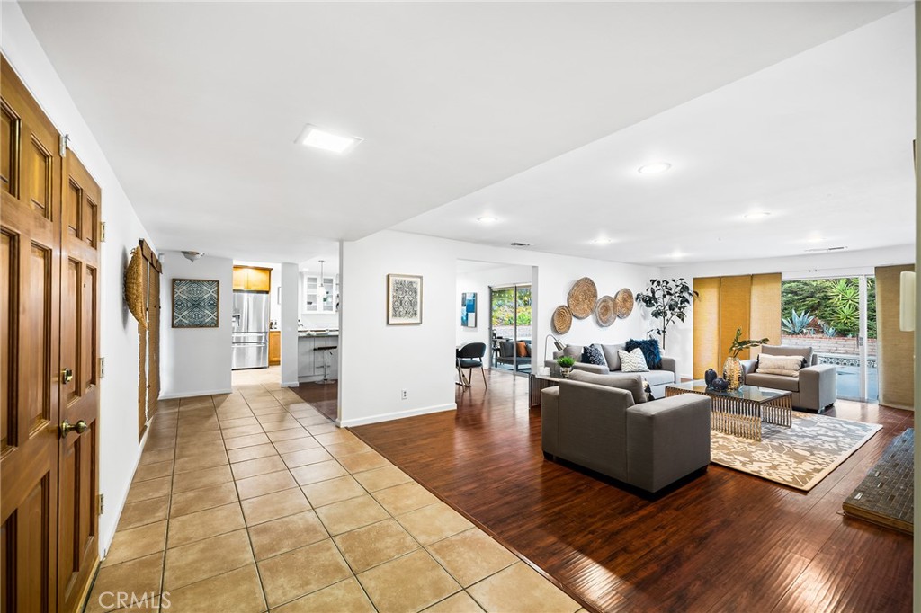 3940 Declaration Avenue Calabasas, CA 91302 - Photo 9 of 32