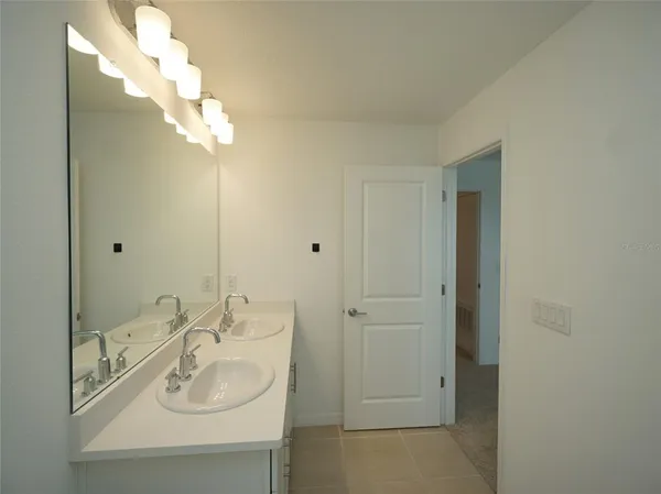 $1,900 | 2407 Paravane Way, Wesley Chapel, FL 33543