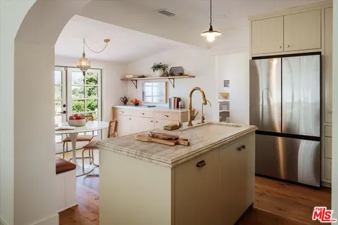 $1,749,000 | 1410 Stanford Drive, Glendale, CA 91205