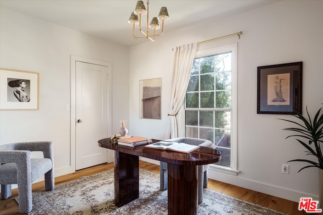1410 Stanford Drive Glendale, CA 91205 - Photo 19 of 31 a view of a livingroom with furniture and window
