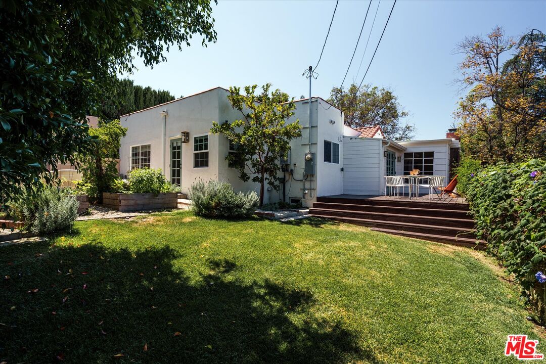 1410 Stanford Drive Glendale, CA 91205 - Photo 31 of 31 a house view with a garden space
