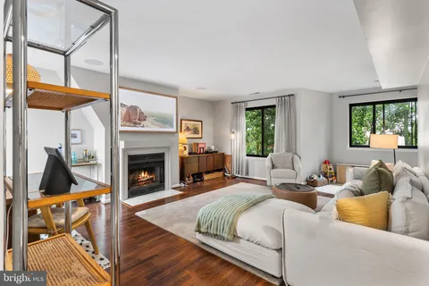 $549,000 | 817 Kater Street, Unit B, Philadelphia, PA 19147