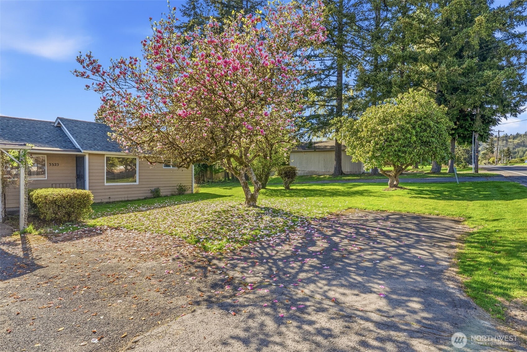 3323 Columbia Heights Road Longview, WA 98632 - Photo 9 of 25 Gallery Image 9