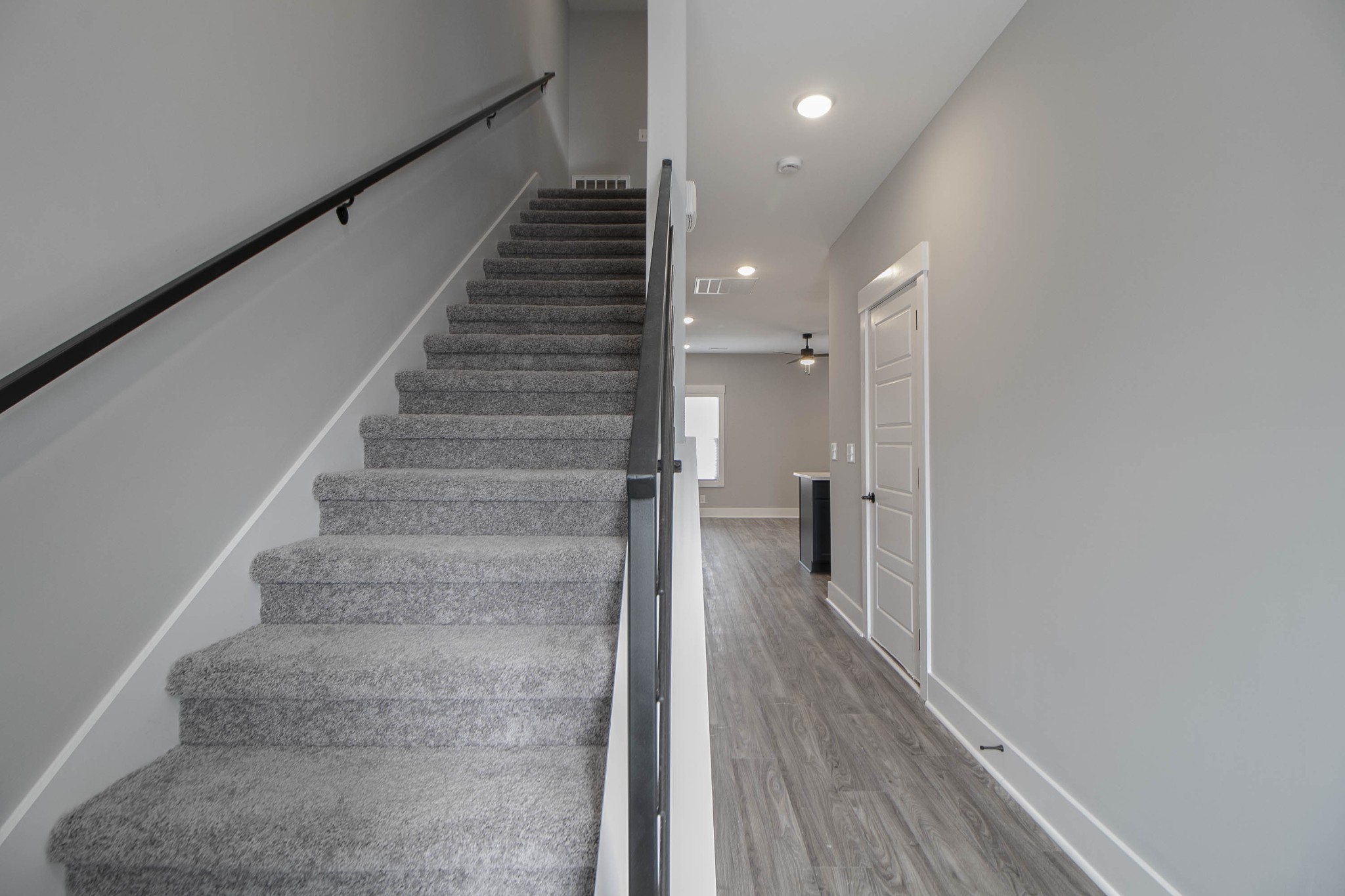 407 Jonathan Wade Circle Clarksville, TN 37043 - Photo 3 of 24