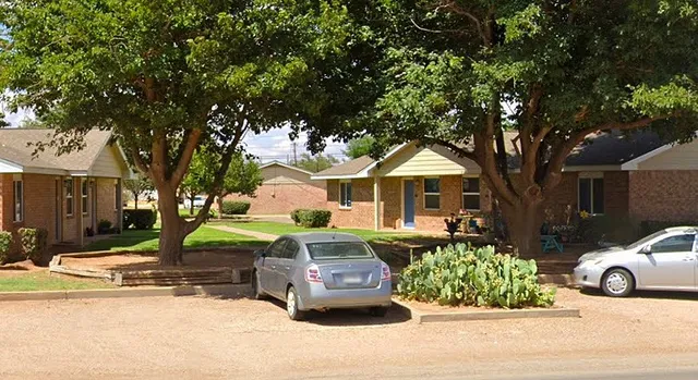 $747 | 1100 12th Street, Seagraves, TX 79359