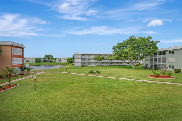 a view of a tennis court