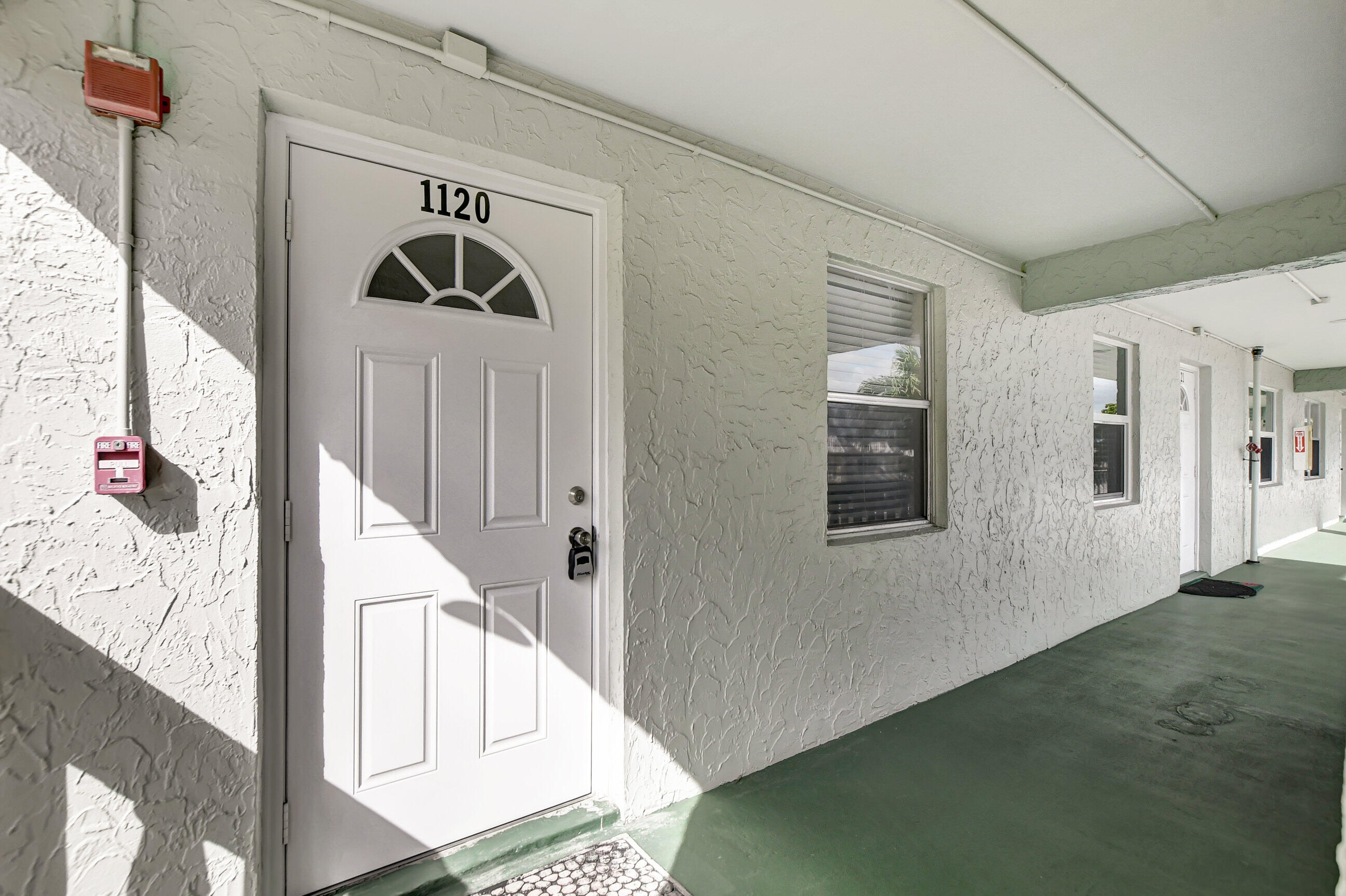 9810 Marina Boulevard, Unit 1120 Boca Raton, FL 33428 - Photo 28 of 29 a view of a entryway