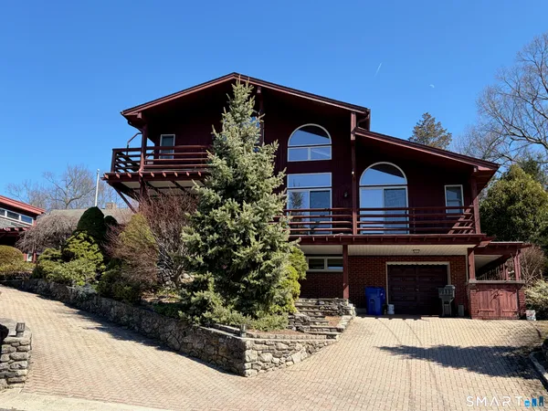$925,000 | 31 Mountain View Drive, Brookfield, CT 06804