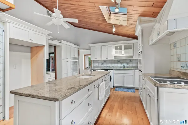 $925,000 | 31 Mountain View Drive, Brookfield, CT 06804