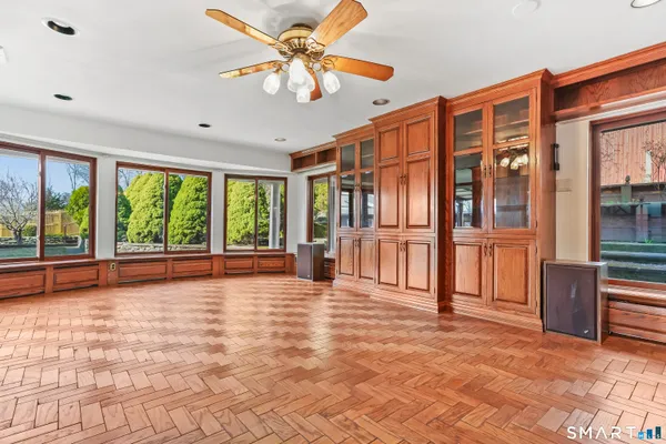 $925,000 | 31 Mountain View Drive, Brookfield, CT 06804