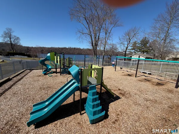 $925,000 | 31 Mountain View Drive, Brookfield, CT 06804
