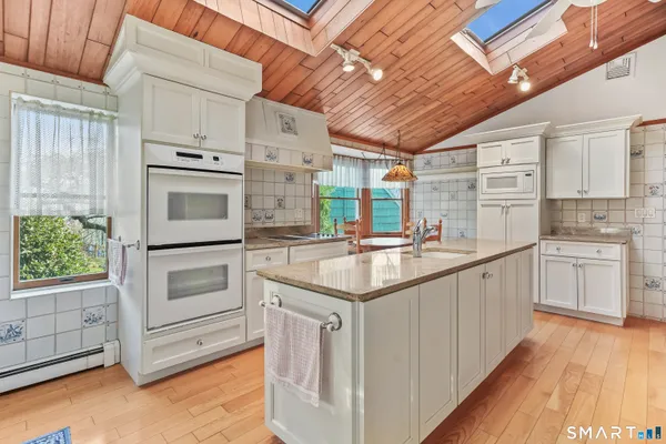 $925,000 | 31 Mountain View Drive, Brookfield, CT 06804