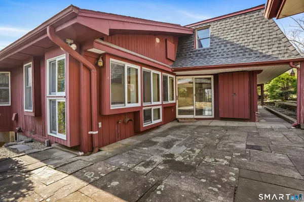 $925,000 | 31 Mountain View Drive, Brookfield, CT 06804