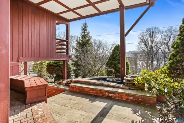$925,000 | 31 Mountain View Drive, Brookfield, CT 06804