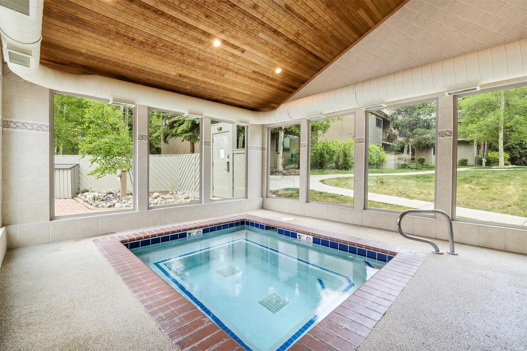 100 Wild Irishman Road, Unit 1103 Keystone, CO 80435 - Photo 28 of 33 View of swimming pool featuring an indoor hot tub
