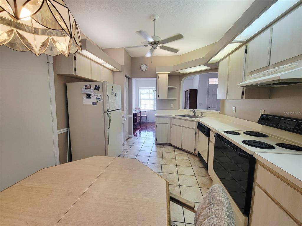 8090 Southwest 116th Loop Ocala, FL 34481 - Photo 9 of 38 Gallery Image 9