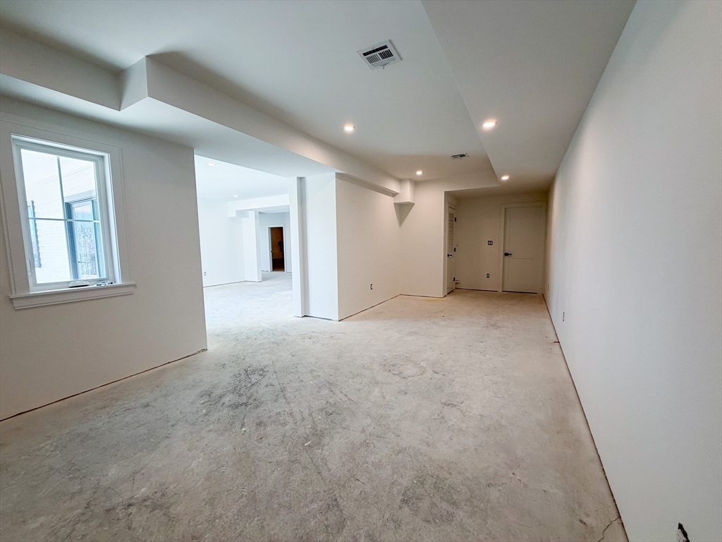 4 Oneil Way Saugus, MA 01906 - Photo 32 of 42