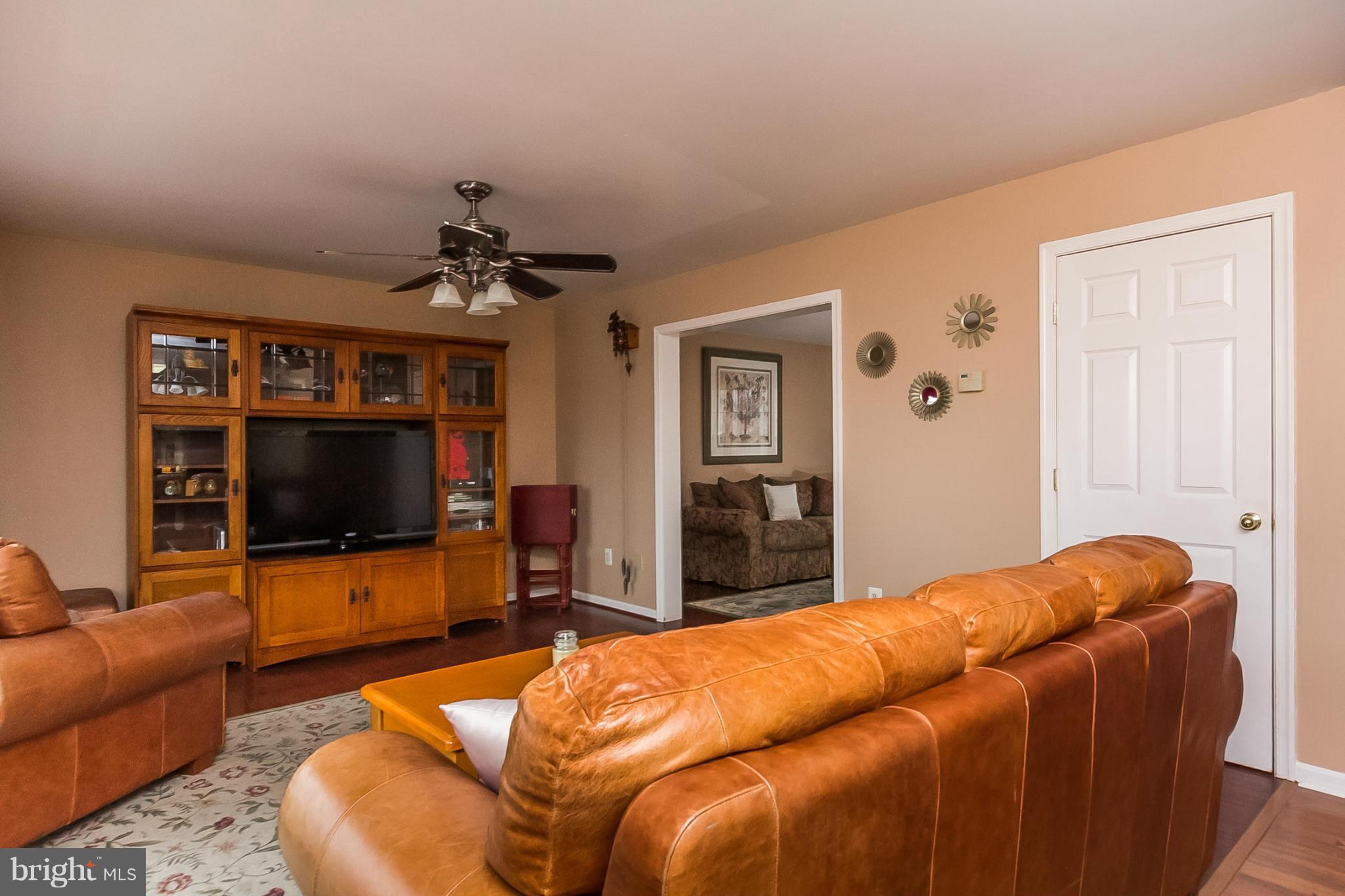 9112 Cove Point Road Baltimore, MD 21219 - Photo 13 of 30 Family Room