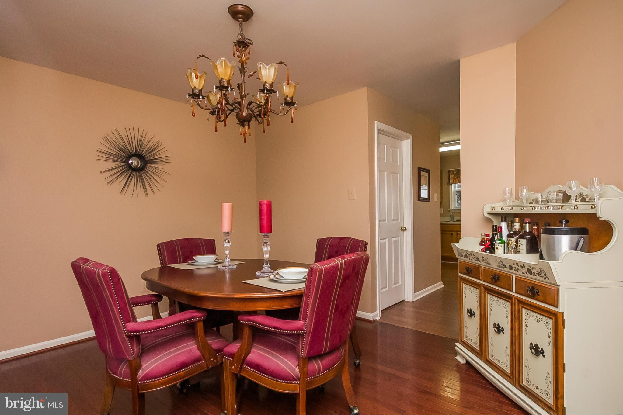 9112 Cove Point Road Baltimore, MD 21219 - Photo 6 of 30 Dining Room