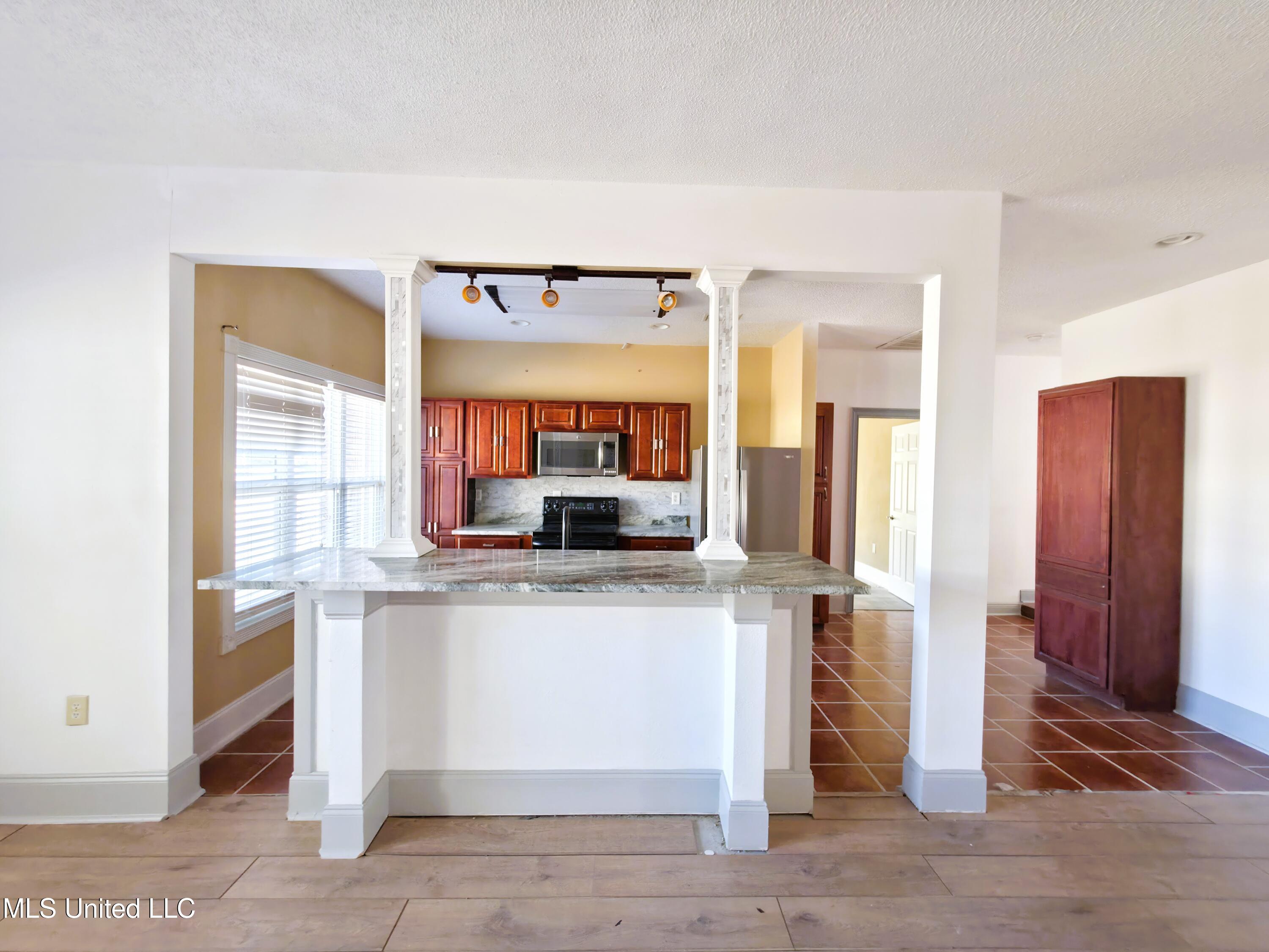 4700 Thompson Street Moss Point, MS 39563 - Photo 11 of 25 20260202_095211