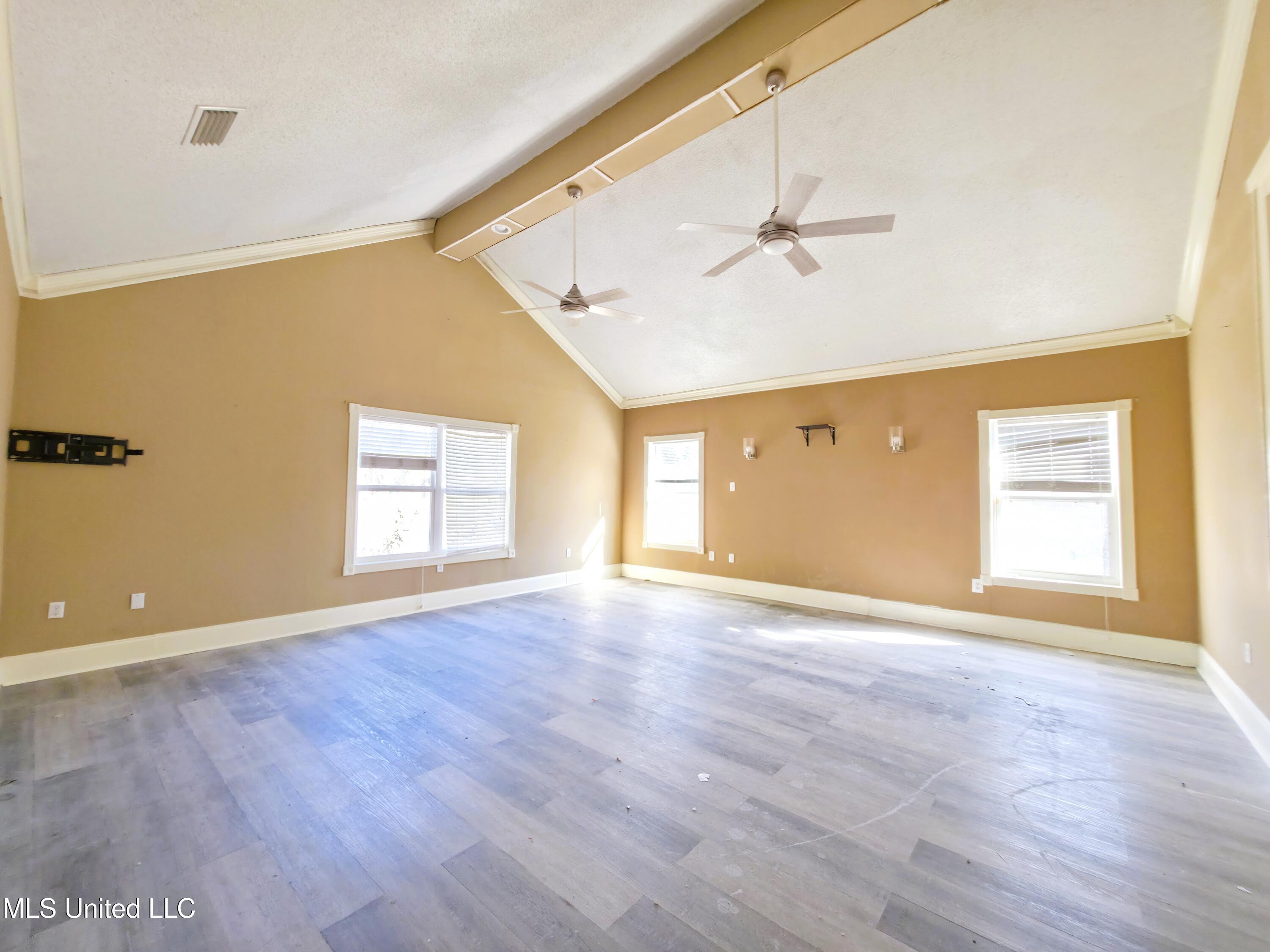 4700 Thompson Street Moss Point, MS 39563 - Photo 14 of 25 20260202_094737