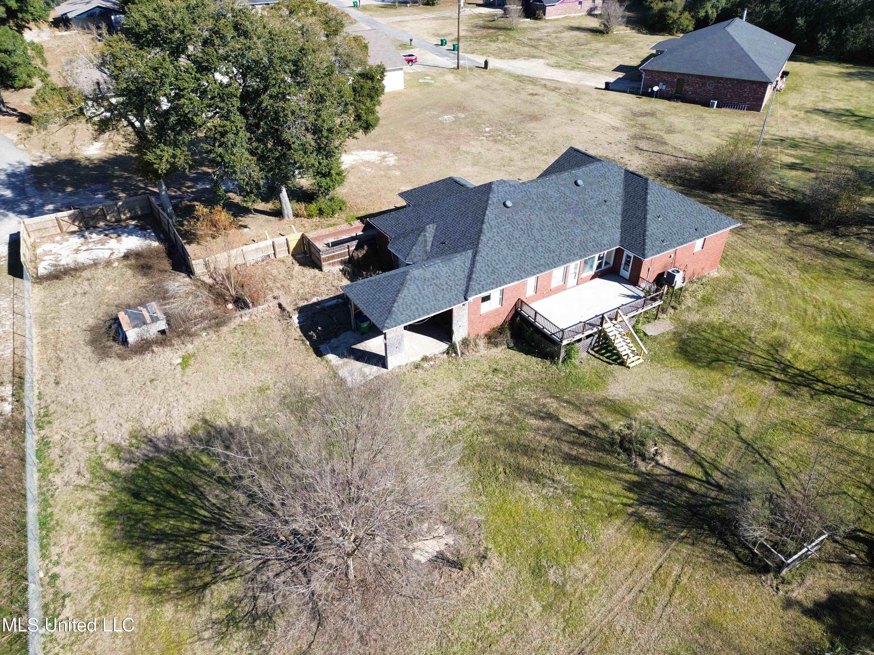 4700 Thompson Street Moss Point, MS 39563 - Photo 3 of 25 dji_fly_20260202_101134_389_177004873454