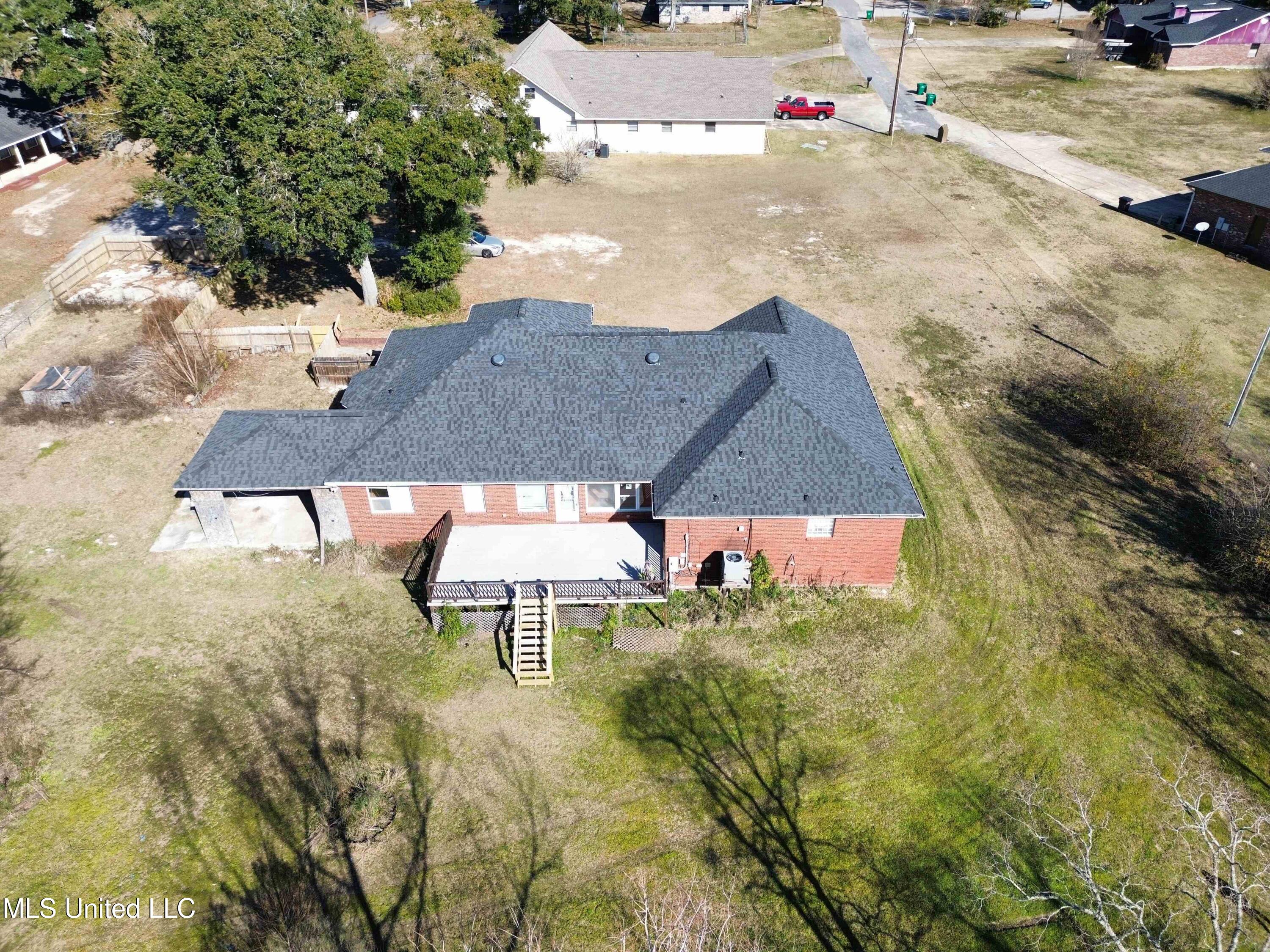 4700 Thompson Street Moss Point, MS 39563 - Photo 4 of 25 dji_fly_20260202_101052_386_177004868576