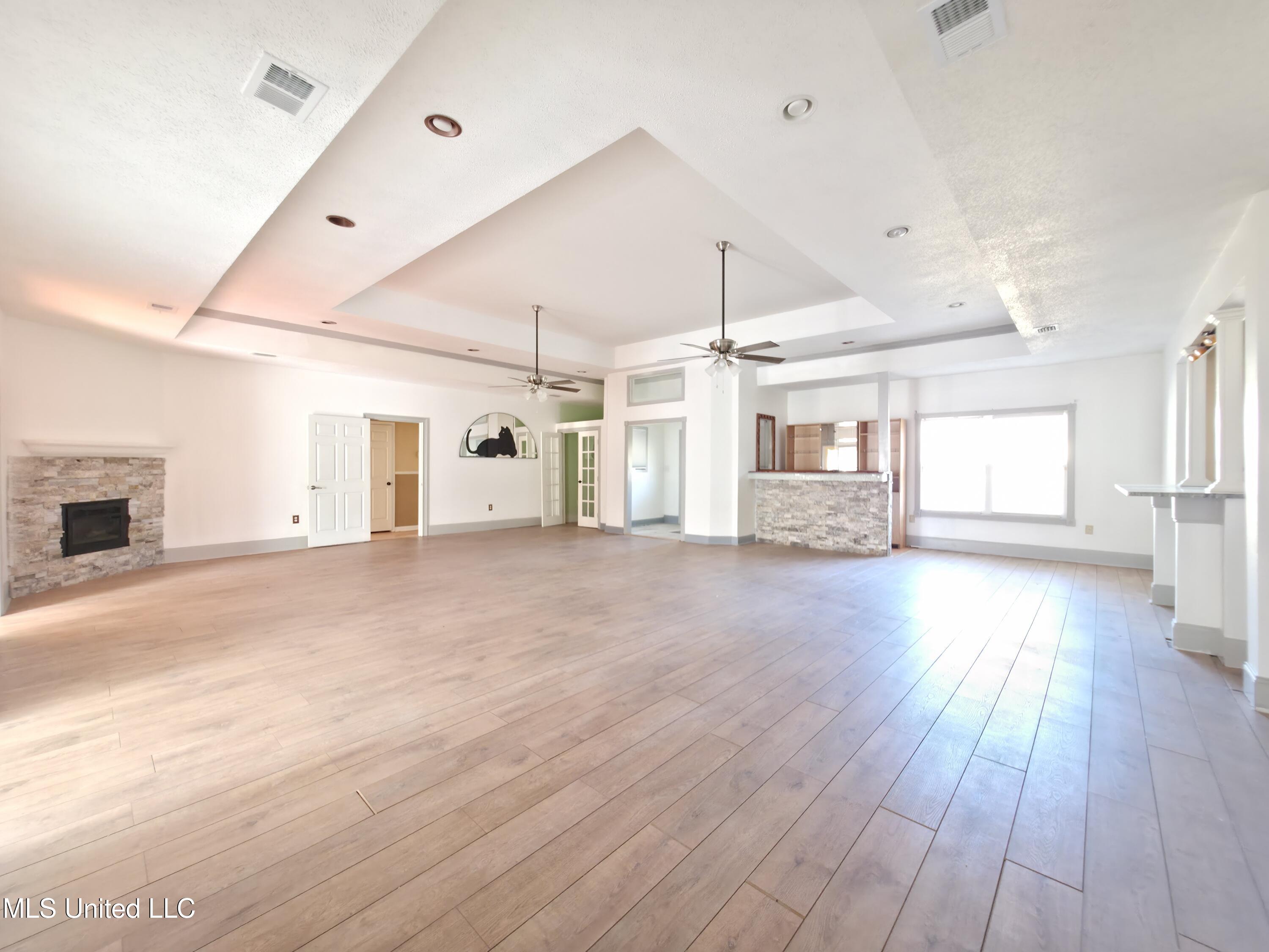 4700 Thompson Street Moss Point, MS 39563 - Photo 6 of 25 20260202_095200