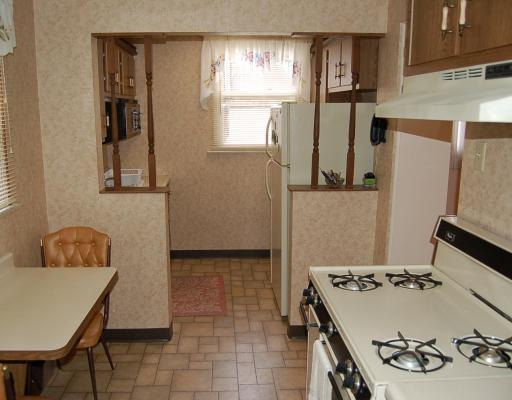 206 Walnut Street Carnegie, PA 15106 - Photo 6 of 12 Kitchen.