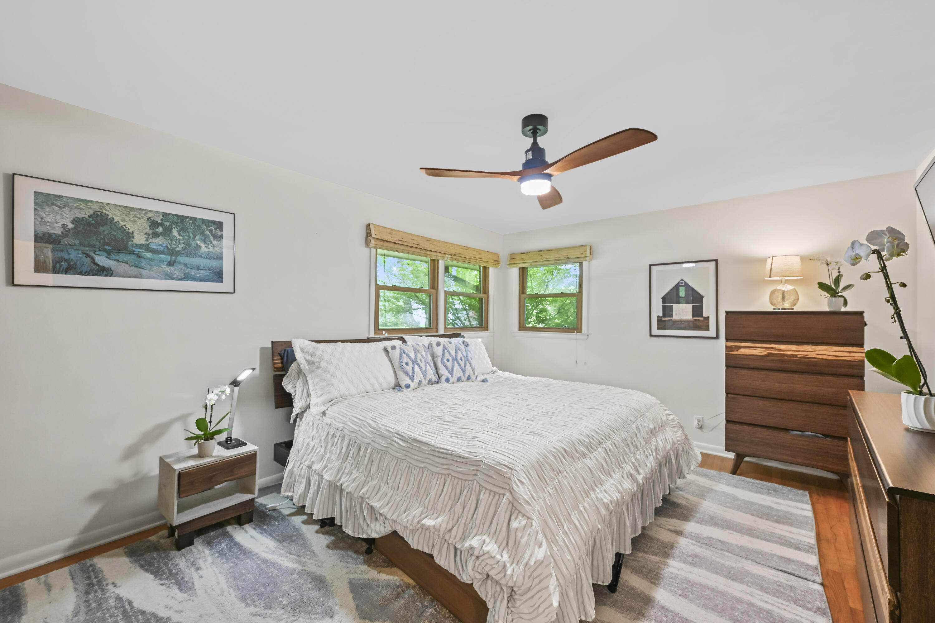 2400 West Apple Tree Road Glendale, WI 53209 - Photo 9 of 24 Primary Bedroom